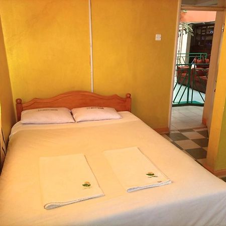New Green Pastures Guest House Eldoret Buitenkant foto